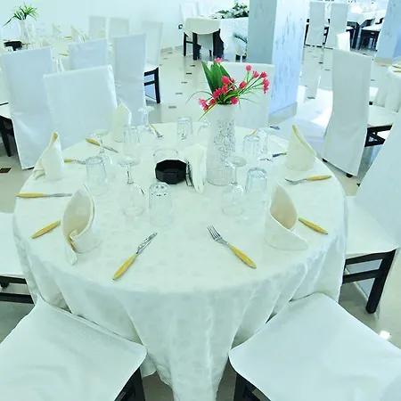 Renti ホテル Velipojë