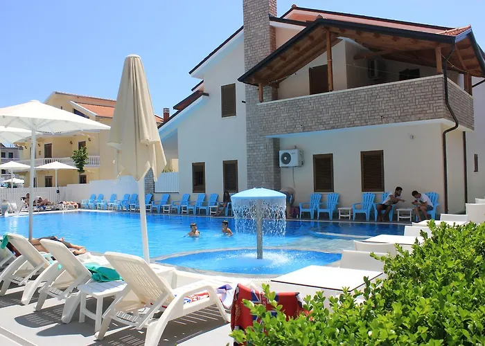 Hotel Renti Velipoje 4*